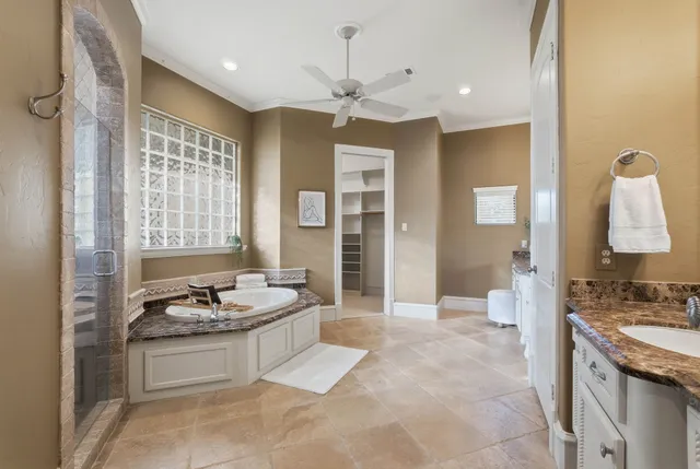 $820,000 | 8110 Hideaway Lake Circle, Spring, TX 77389