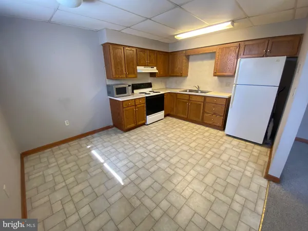 $995 | 1312 Clay Avenue, Unit CB, Dunmore, PA 18510