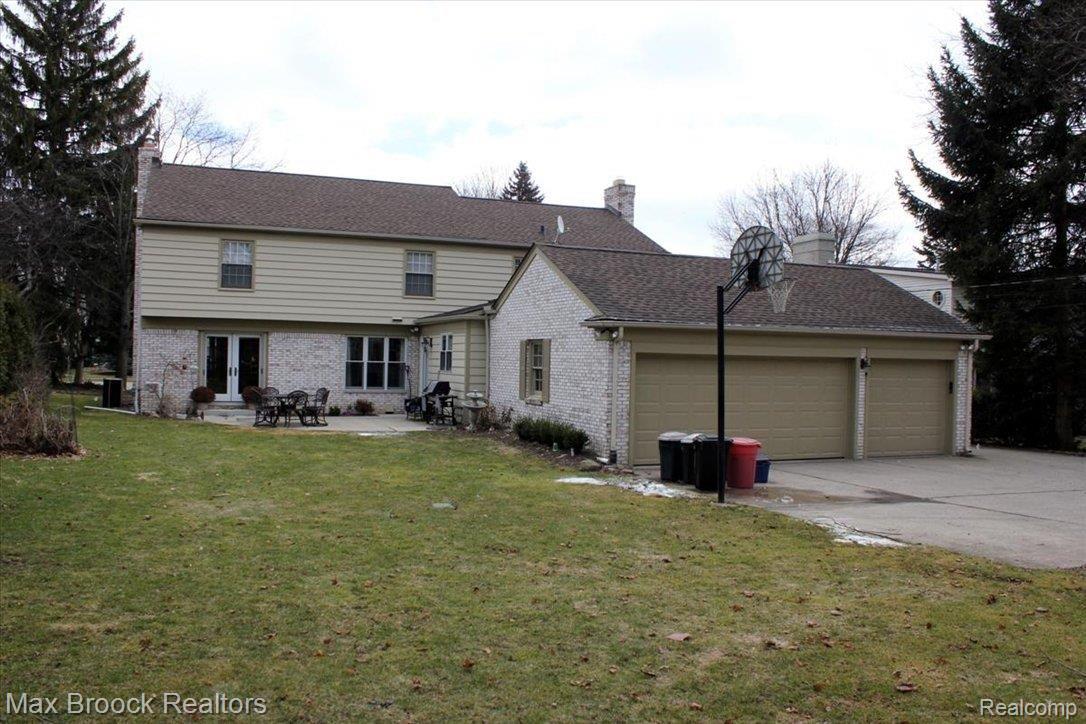 701 Glengarry Road Bloomfield Hills, MI 48301 - Photo 24 of 24 3 Car Attached Garage