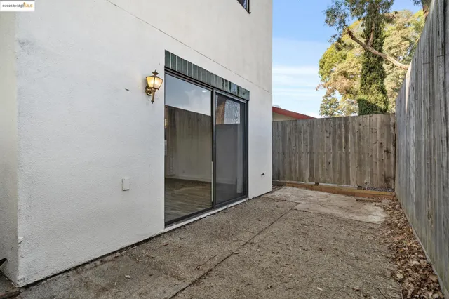a view of an entrance to house