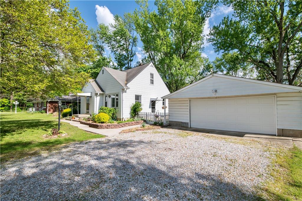 7635 Hayworth Road Indianapolis, IN 46221 - Photo 2 of 20 Gallery Image 2