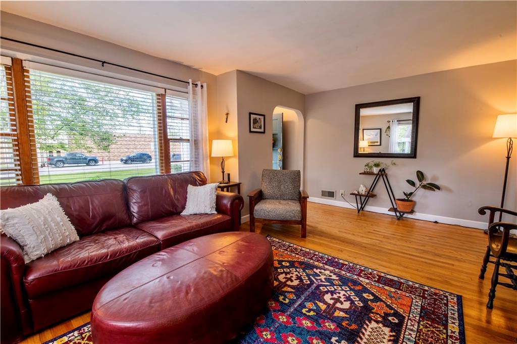 7635 Hayworth Road Indianapolis, IN 46221 - Photo 11 of 20 Gallery Image 11