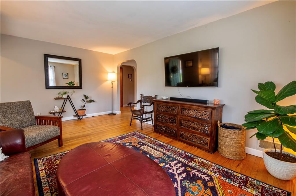 7635 Hayworth Road Indianapolis, IN 46221 - Photo 12 of 20 Gallery Image 12