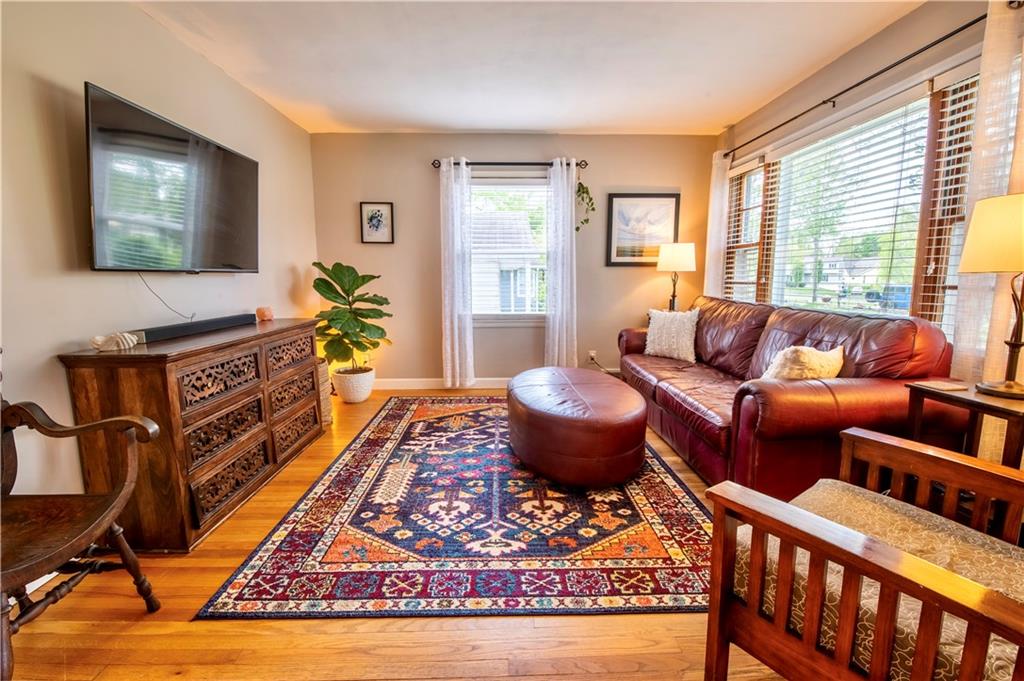 7635 Hayworth Road Indianapolis, IN 46221 - Photo 3 of 20 Gallery Image 3