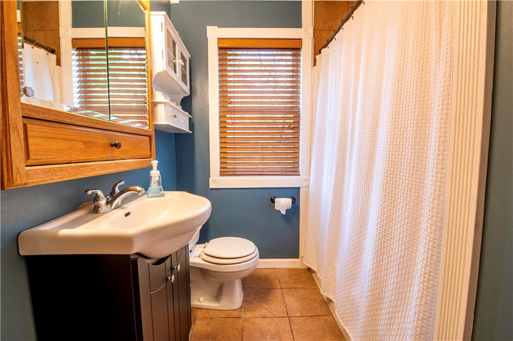 7635 Hayworth Road Indianapolis, IN 46221 - Photo 6 of 20 Gallery Image 6