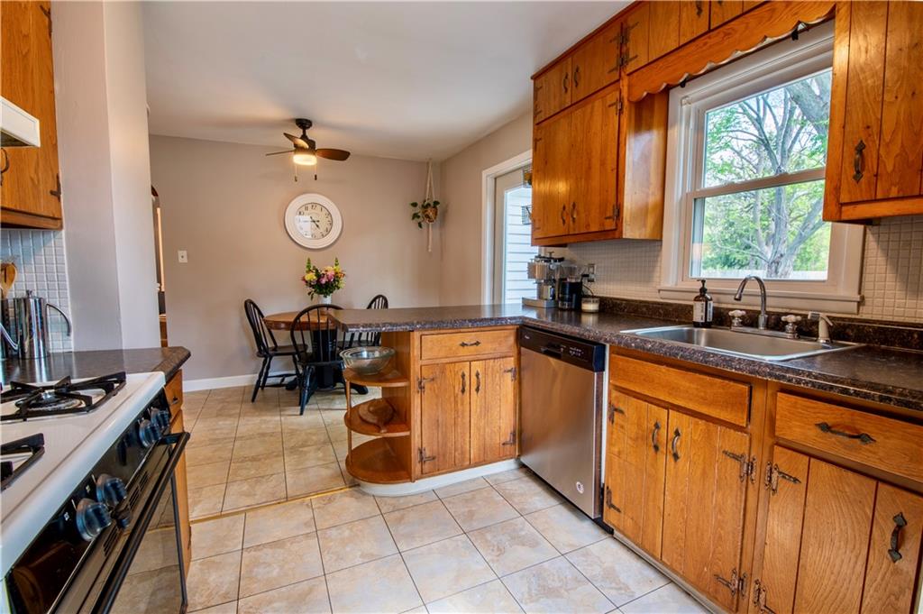 7635 Hayworth Road Indianapolis, IN 46221 - Photo 10 of 20 Gallery Image 10