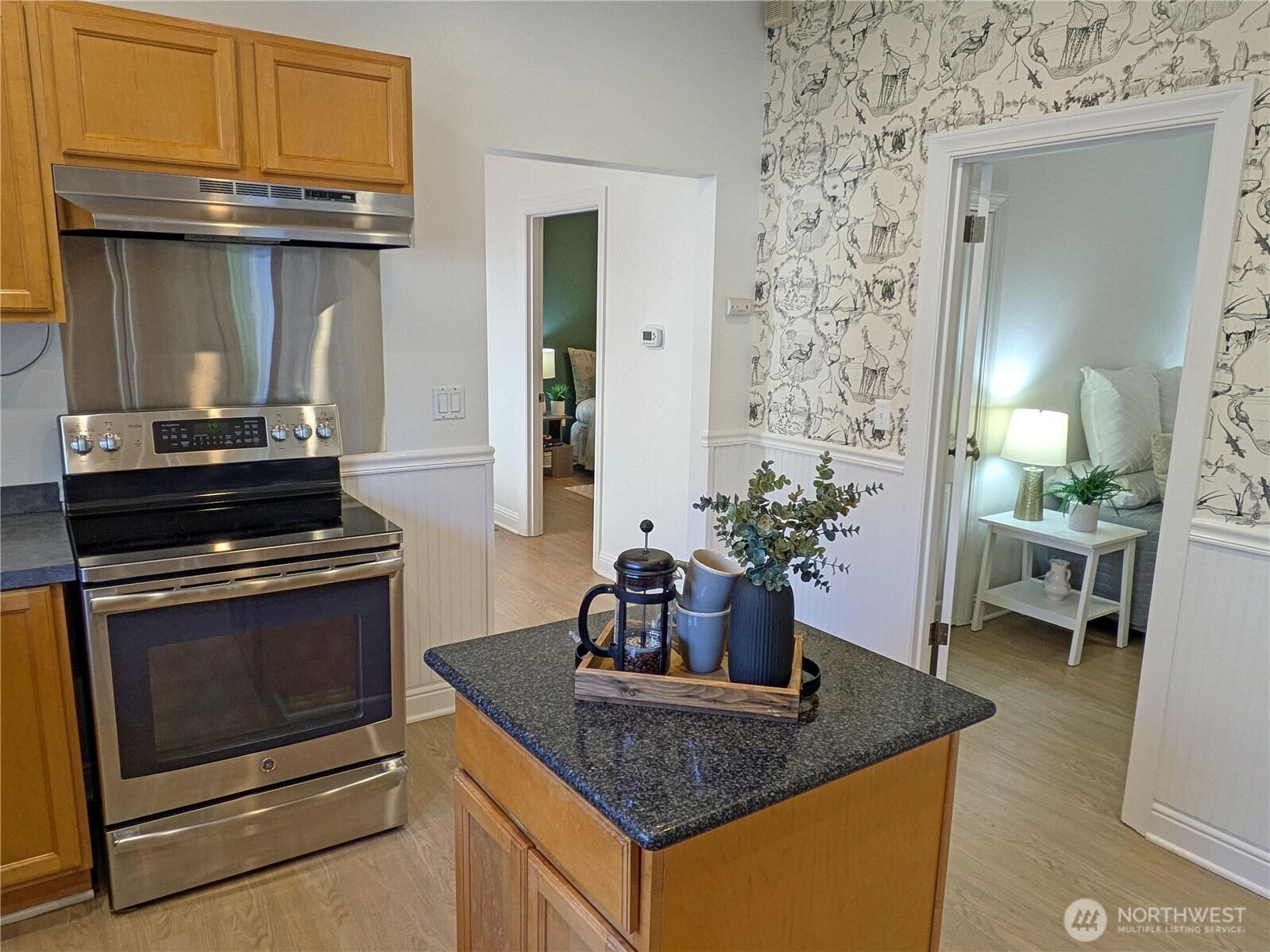 2208 East John Street Seattle, WA 98112 - Photo 18 of 34