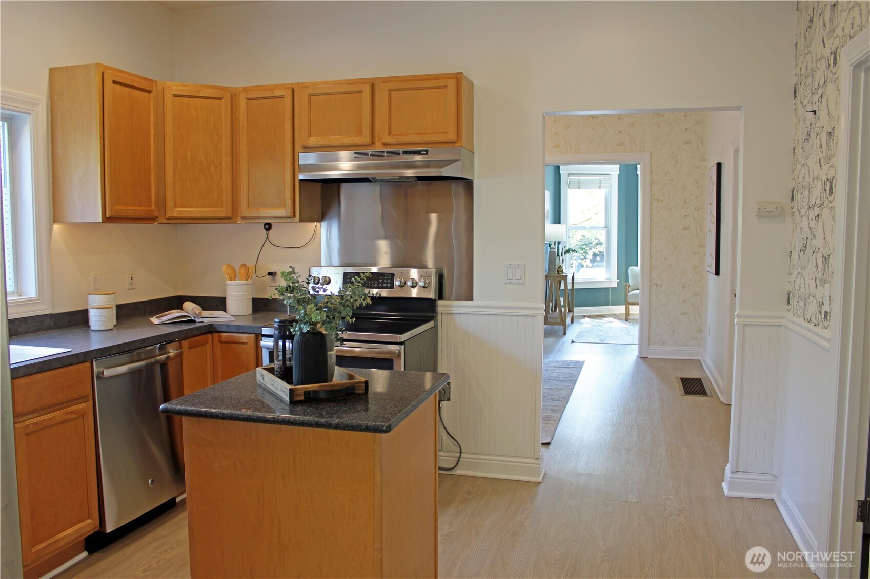 2208 East John Street Seattle, WA 98112 - Photo 19 of 34
