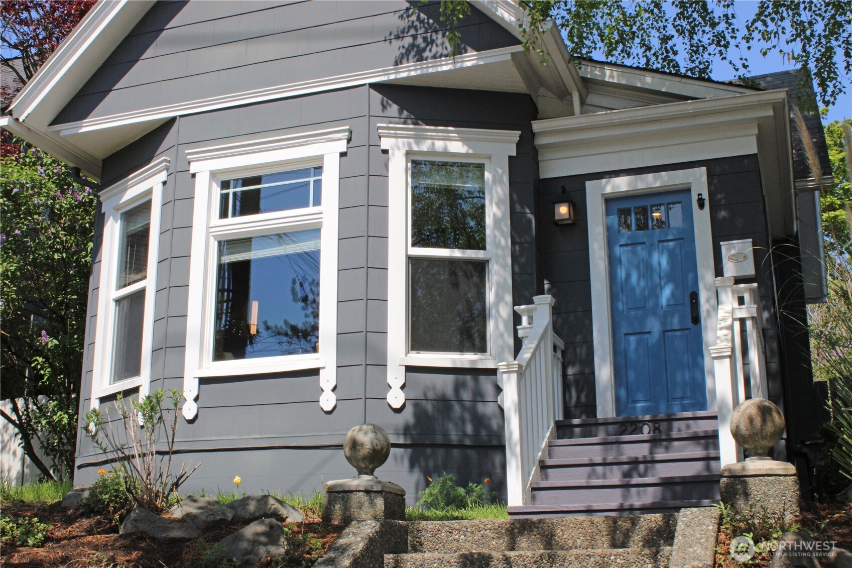 2208 East John Street Seattle, WA 98112 - Photo 2 of 34