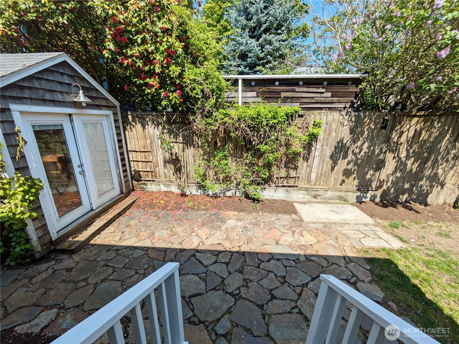 2208 East John Street Seattle, WA 98112 - Photo 30 of 34
