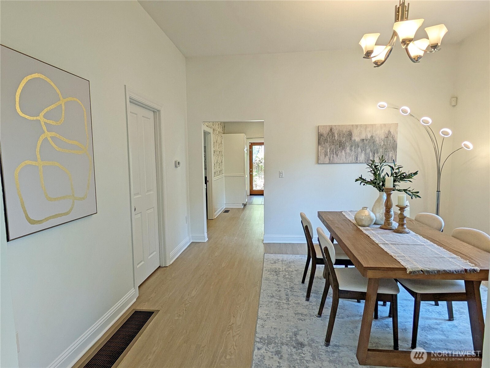 2208 East John Street Seattle, WA 98112 - Photo 10 of 34