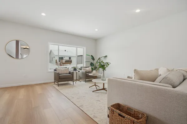 $570,000 | 6891 14th Street South, Fargo, ND 58104