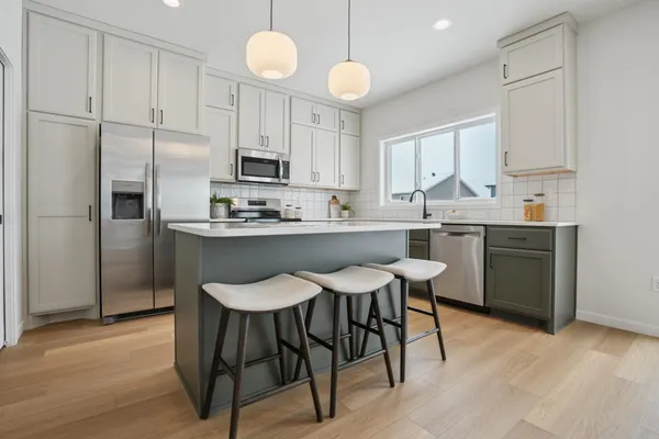 $570,000 | 6891 14th Street South, Fargo, ND 58104