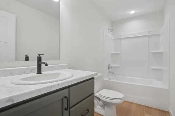 $570,000 | 6891 14th Street South, Fargo, ND 58104