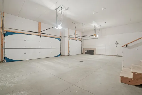 $570,000 | 6891 14th Street South, Fargo, ND 58104