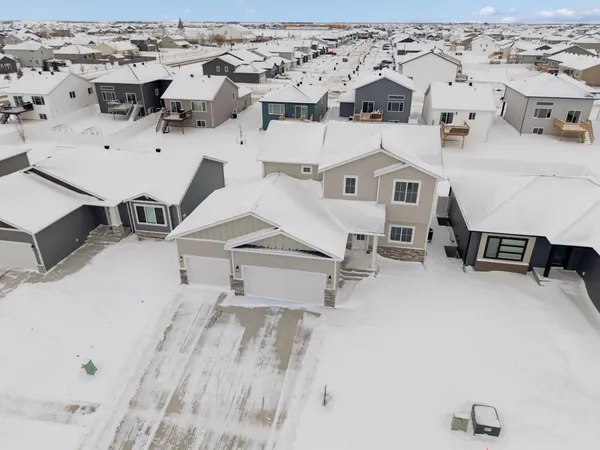 $570,000 | 6891 14th Street South, Fargo, ND 58104