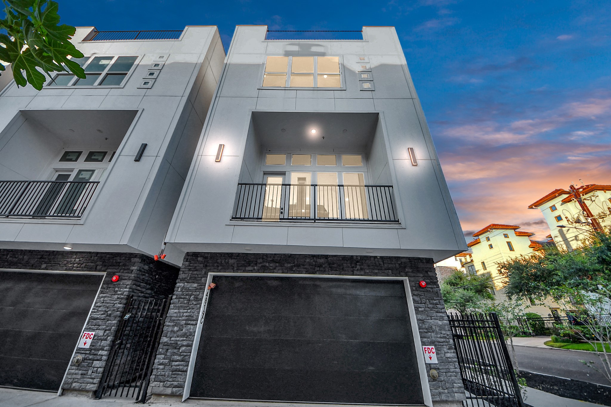 4819 Austin Street, Unit B Houston, TX 77004 - Photo 2 of 50 Pictures of model home, corner unit. Listing is of the 2nd home in the row. Some finishes may vary.
