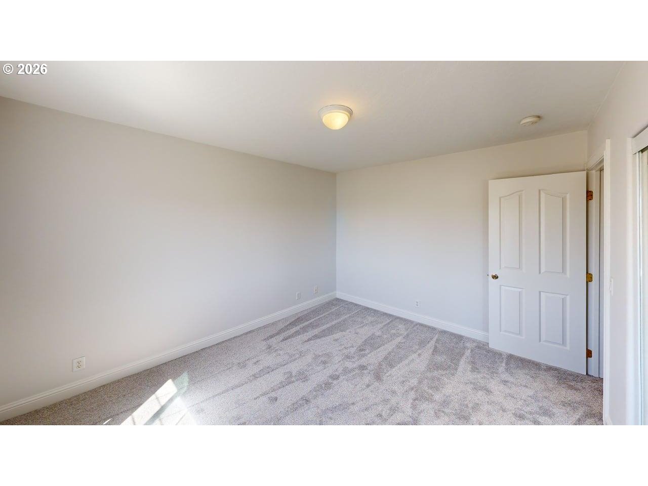 714 Pioneer Road, Unit B4 Brookings, OR 97415 - Photo 23 of 35 Bedroom