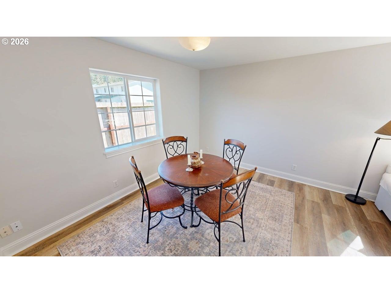 714 Pioneer Road, Unit B4 Brookings, OR 97415 - Photo 6 of 35 Dining Room