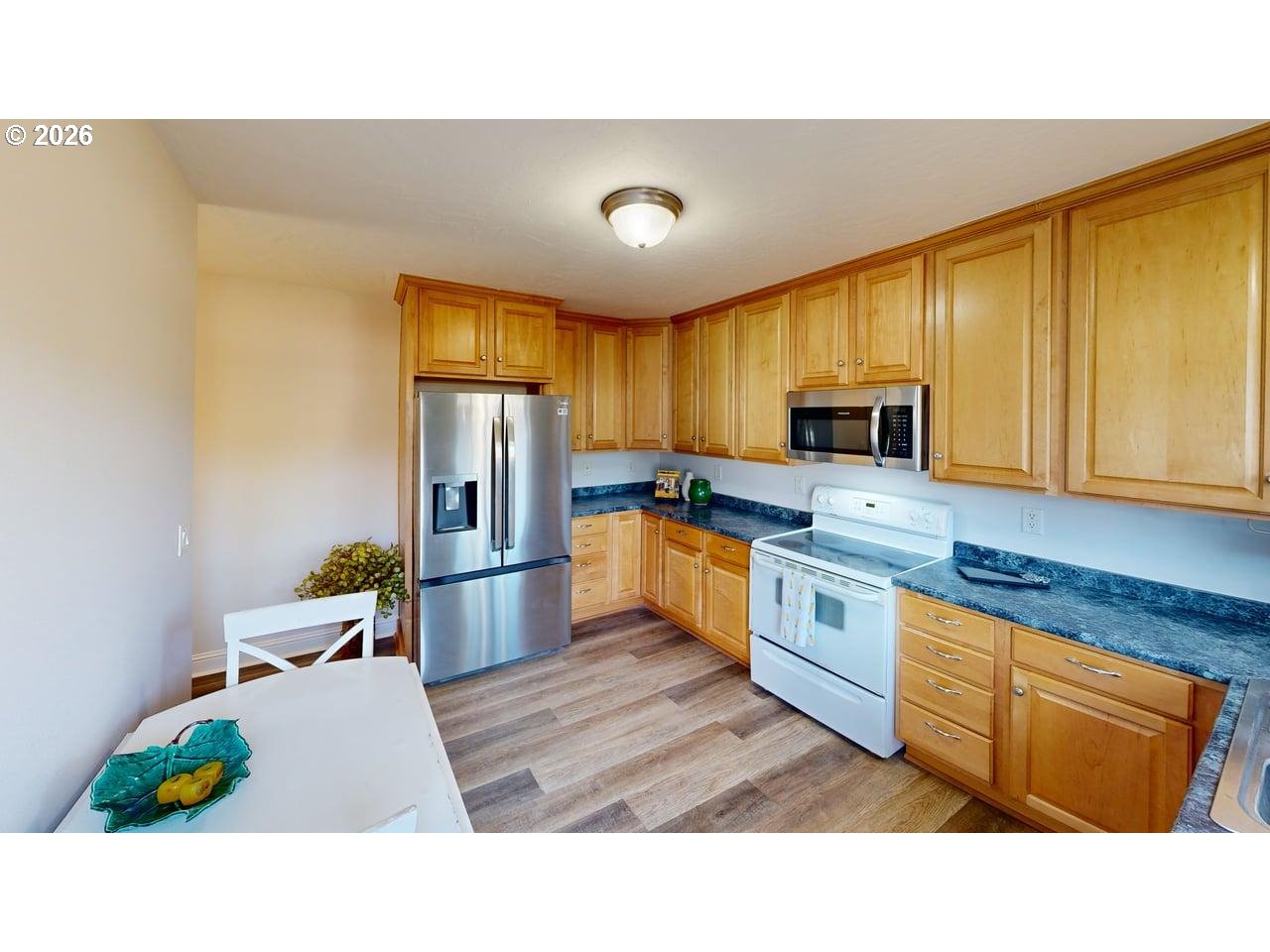 714 Pioneer Road, Unit B4 Brookings, OR 97415 - Photo 9 of 35 Kitchen