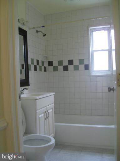 Bath_Main Level