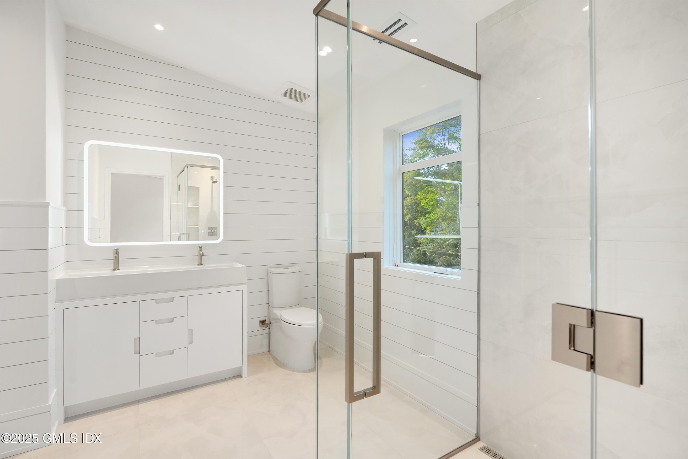 25 Dialstone Lane Riverside, CT 06878 - Photo 22 of 35 Bathroom