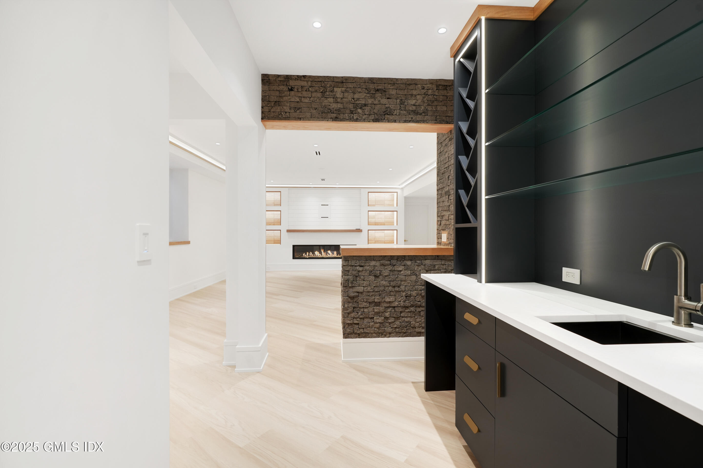 25 Dialstone Lane Riverside, CT 06878 - Photo 26 of 35 Lower Level Wet Bar