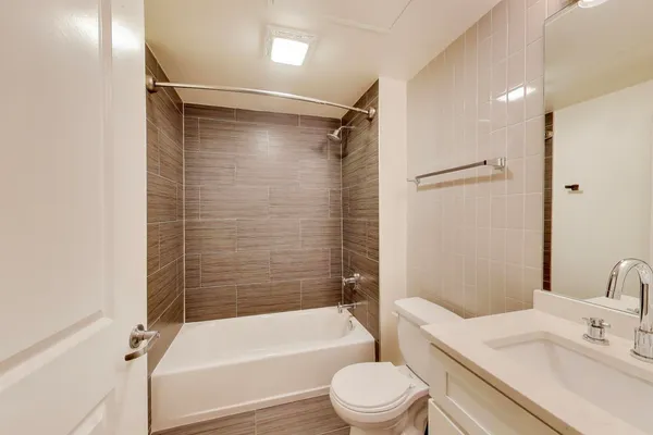 $420,000 | 50 East 16th Street, Unit 1304, Chicago, IL 60616
