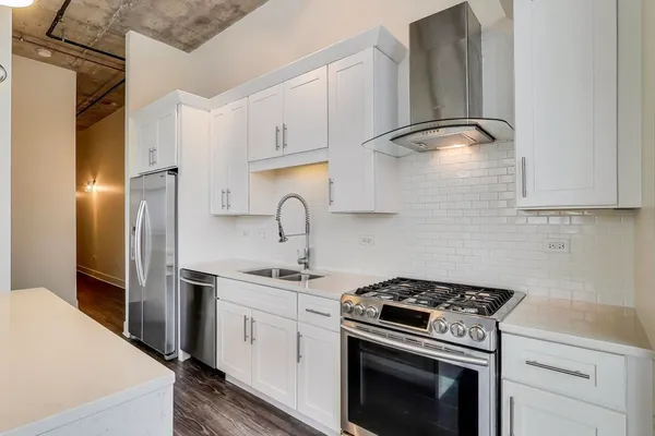 $420,000 | 50 East 16th Street, Unit 1304, Chicago, IL 60616