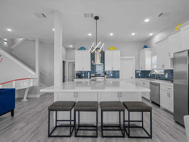 $999,900 | 718 Beach Drive, Surfside Beach, TX 77541