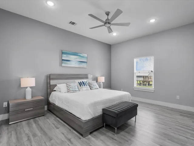 $999,900 | 718 Beach Drive, Surfside Beach, TX 77541