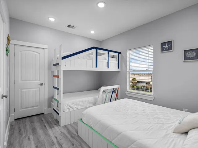 $999,900 | 718 Beach Drive, Surfside Beach, TX 77541