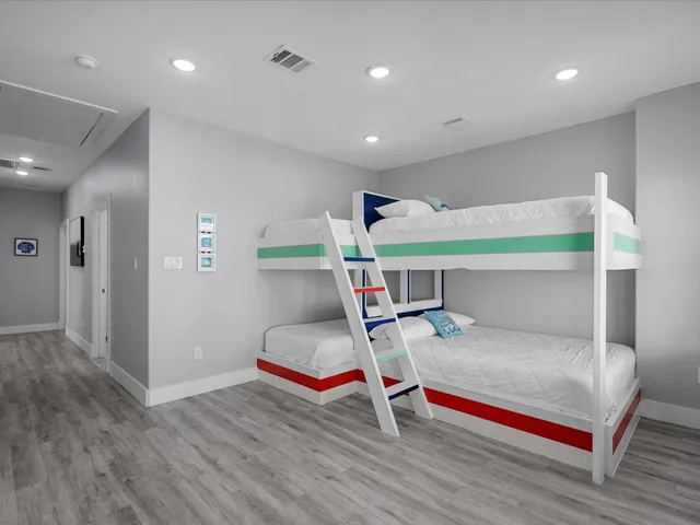 $999,900 | 718 Beach Drive, Surfside Beach, TX 77541