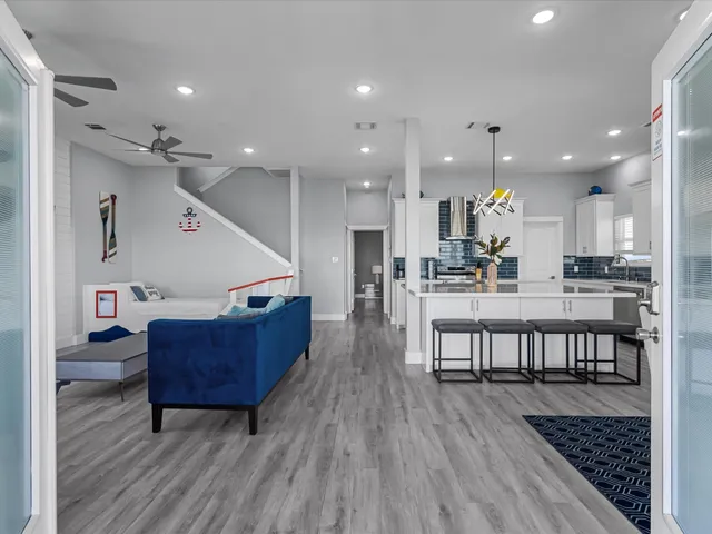 $999,900 | 718 Beach Drive, Surfside Beach, TX 77541