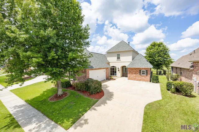 $409,900 | 2887 Muirfield Drive, Zachary, LA 70791