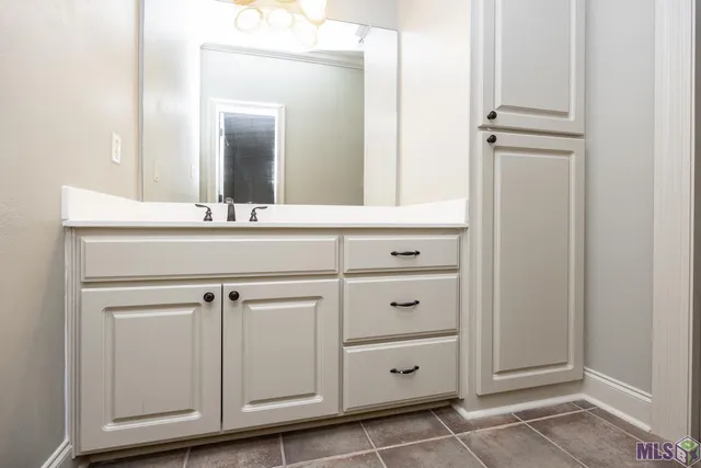 $409,900 | 2887 Muirfield Drive, Zachary, LA 70791