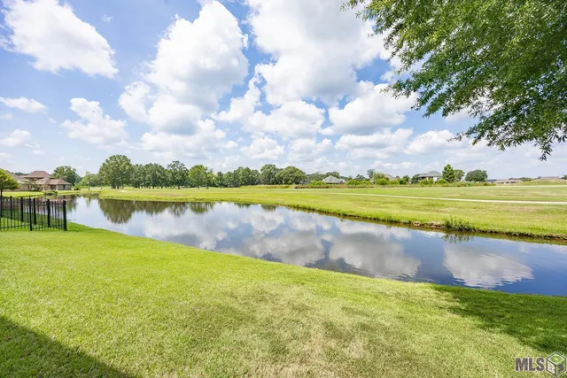 $409,900 | 2887 Muirfield Drive, Zachary, LA 70791