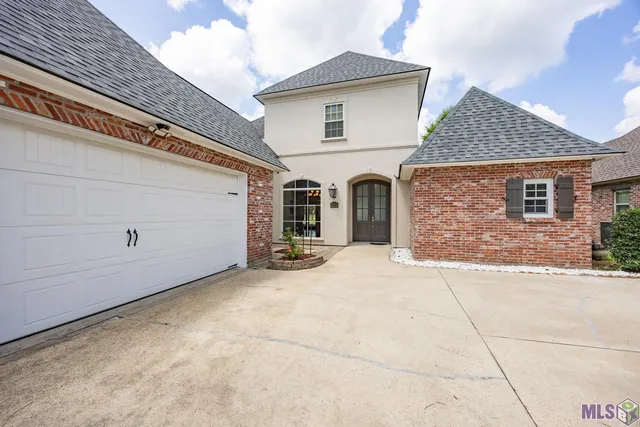 $409,900 | 2887 Muirfield Drive, Zachary, LA 70791