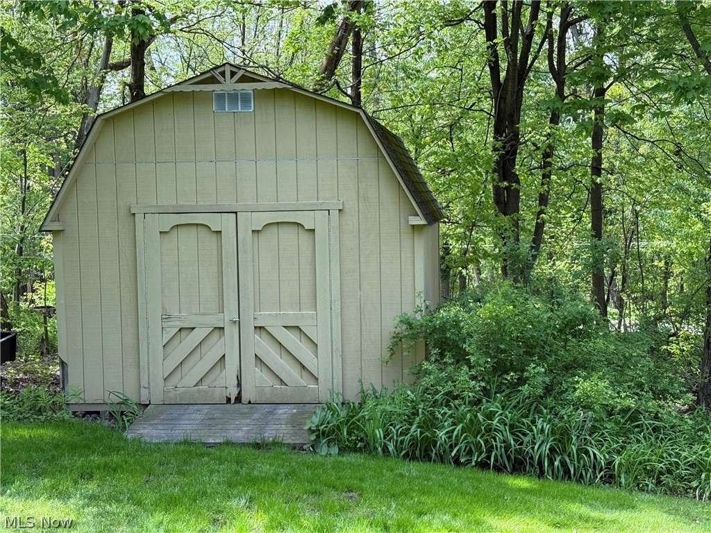10239 Mulberry Road Chardon, OH 44024 - Photo 7 of 39