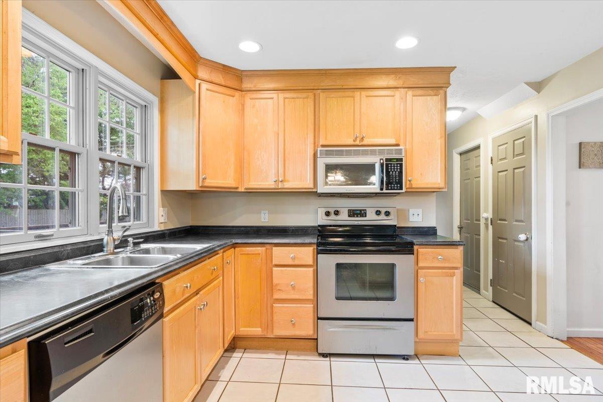 3613 Timothy Road Springfield, IL 62711 - Photo 11 of 33