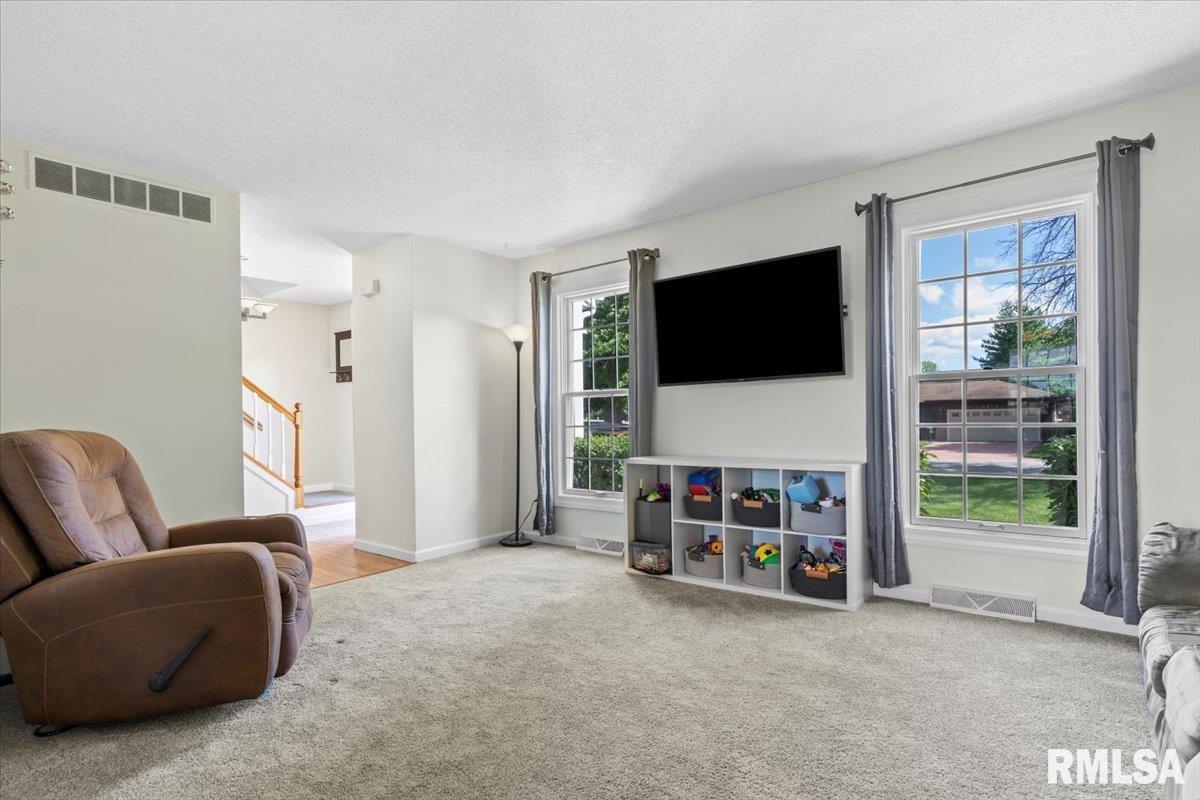 3613 Timothy Road Springfield, IL 62711 - Photo 4 of 33