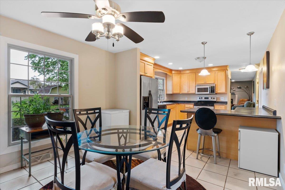 3613 Timothy Road Springfield, IL 62711 - Photo 8 of 33