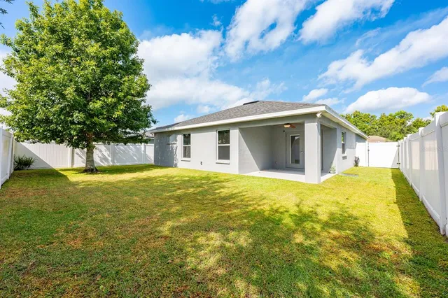 a view of an outdoor space