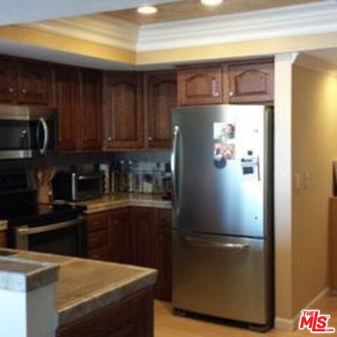 4350 Vía Dolce Marina del Rey, CA 90292 - Photo 14 of 29