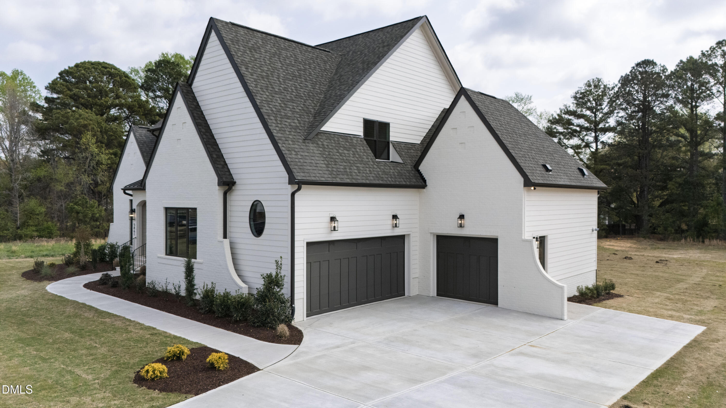 688 Lynch Road Selma, NC 27576 - Photo 3 of 71 Carriage (126)