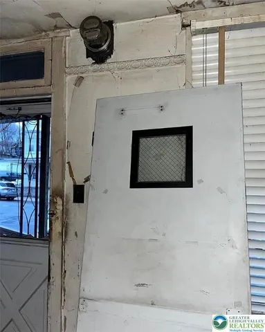 $30,000 | 115 North Locust Street, Mount Carmel, PA 17851