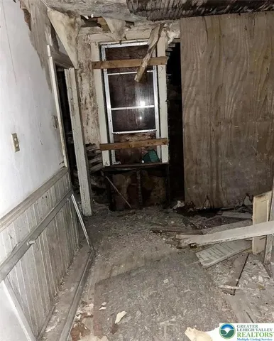 $30,000 | 115 North Locust Street, Mount Carmel, PA 17851