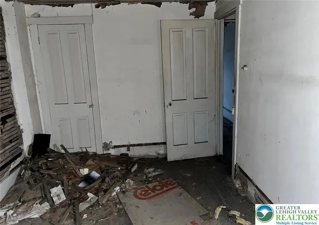 $30,000 | 115 North Locust Street, Mount Carmel, PA 17851