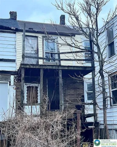 $30,000 | 115 North Locust Street, Mount Carmel, PA 17851