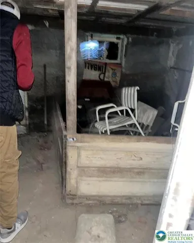 $30,000 | 115 North Locust Street, Mount Carmel, PA 17851